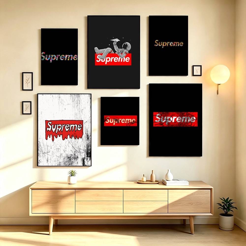 Supreme Brand Streetwear - S-Supreme（ストリートウェアブランド）のポスター。防水加工の壁掛けアートステッカー。バー、リビングルーム、ヴィンテージ風のインテリアに最適。高品質プリント。ギフトにも。